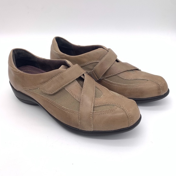 clarks shoes with velcro